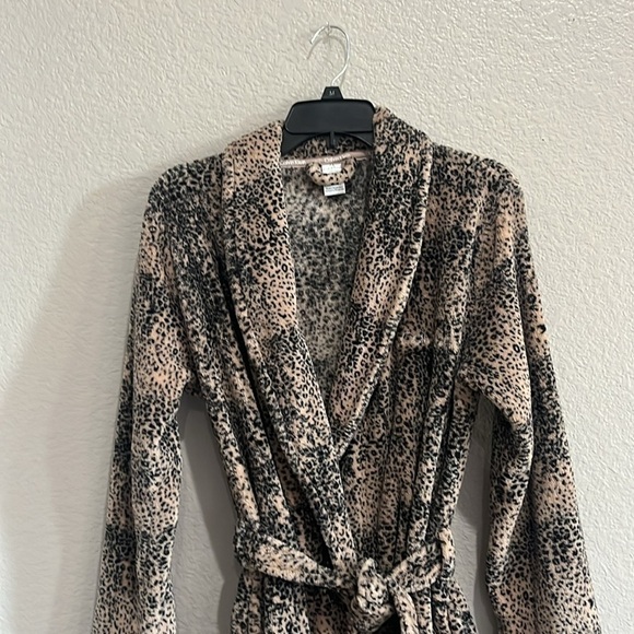 Calvin Klein Womens Size XS/S Animal Print Belted Robe Below Knee Length Soft - Picture 11 of 11